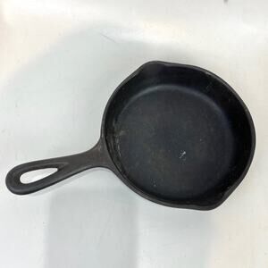 Vintage Wagner Ware Sidney O 1053 C No. 3 Cast Iron Skillet 6.5” Diameter